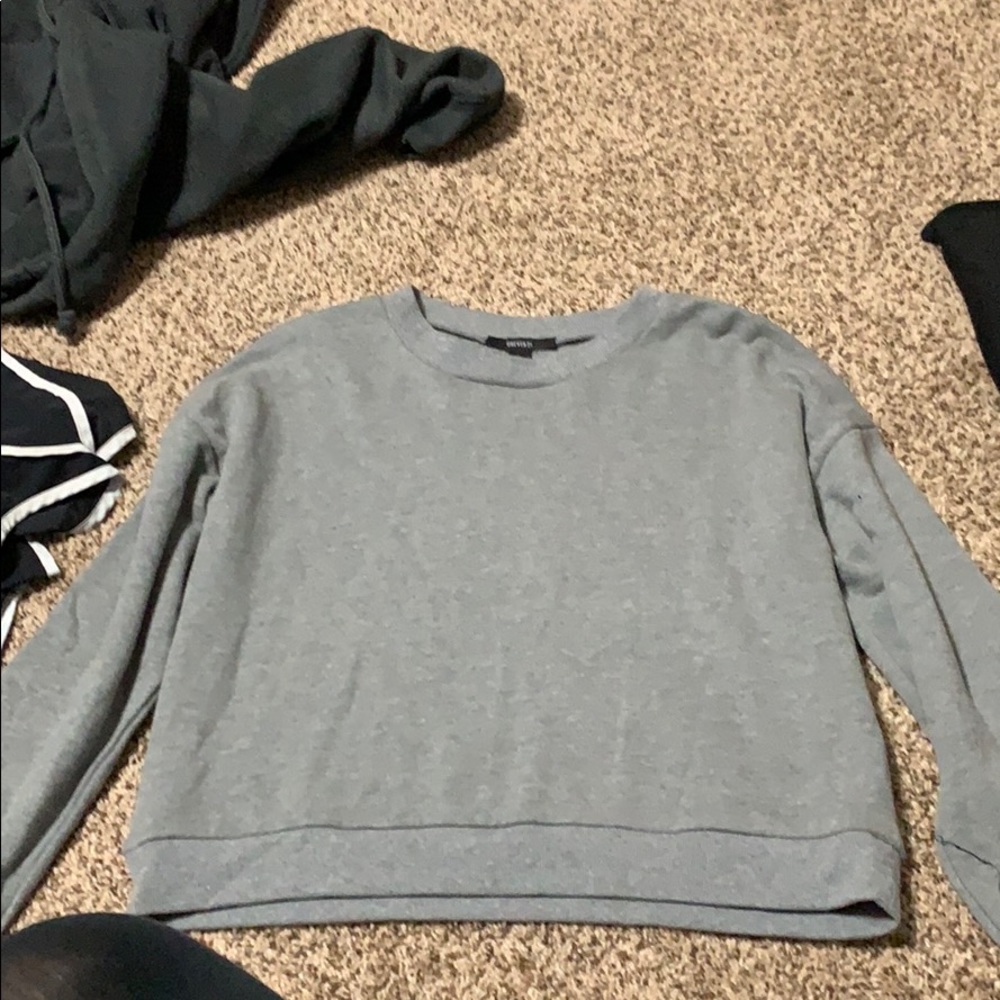 Cropped crew neck